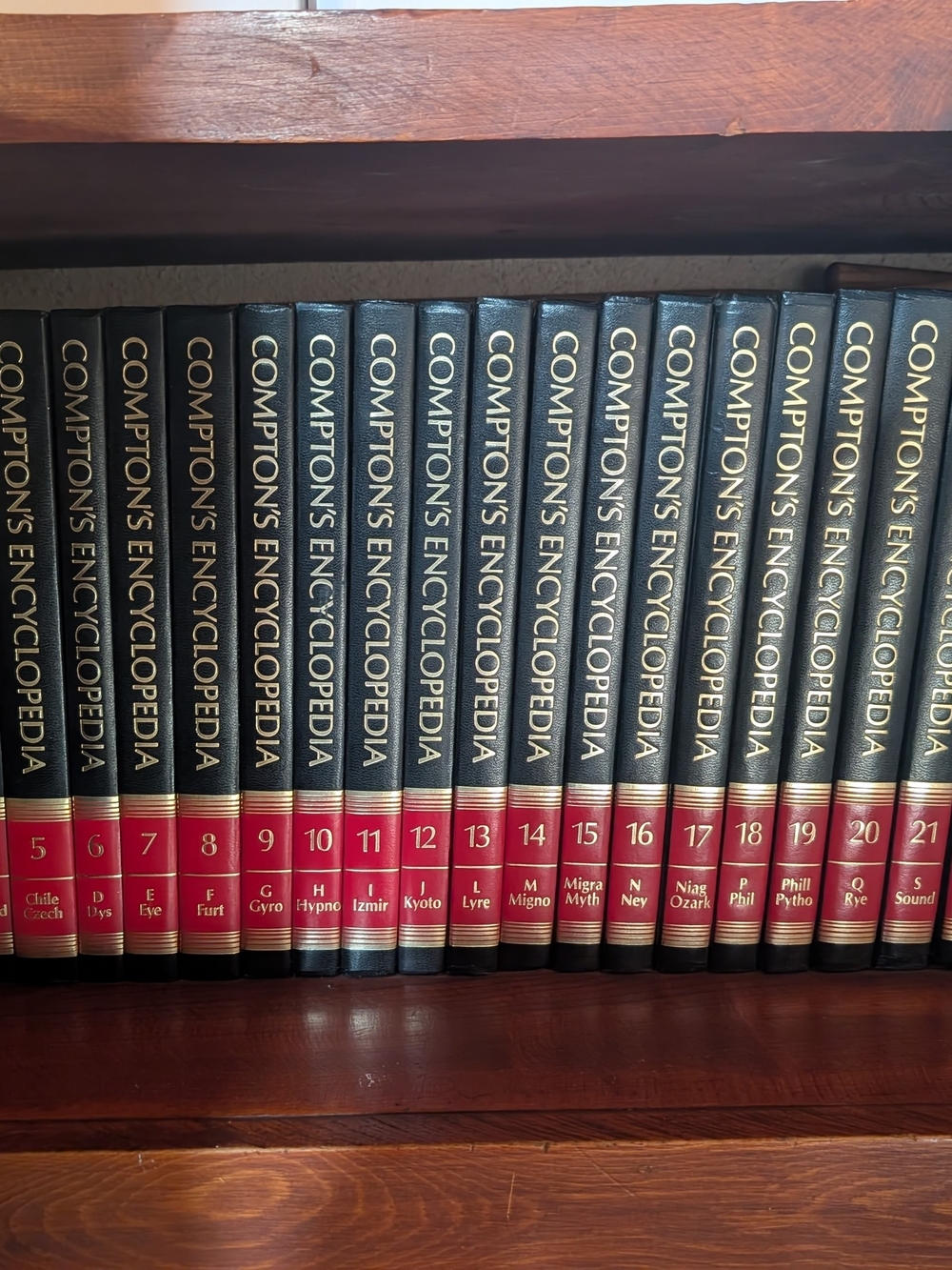Classic 1987 edition of Compton's 26-Volume Encyclopedia